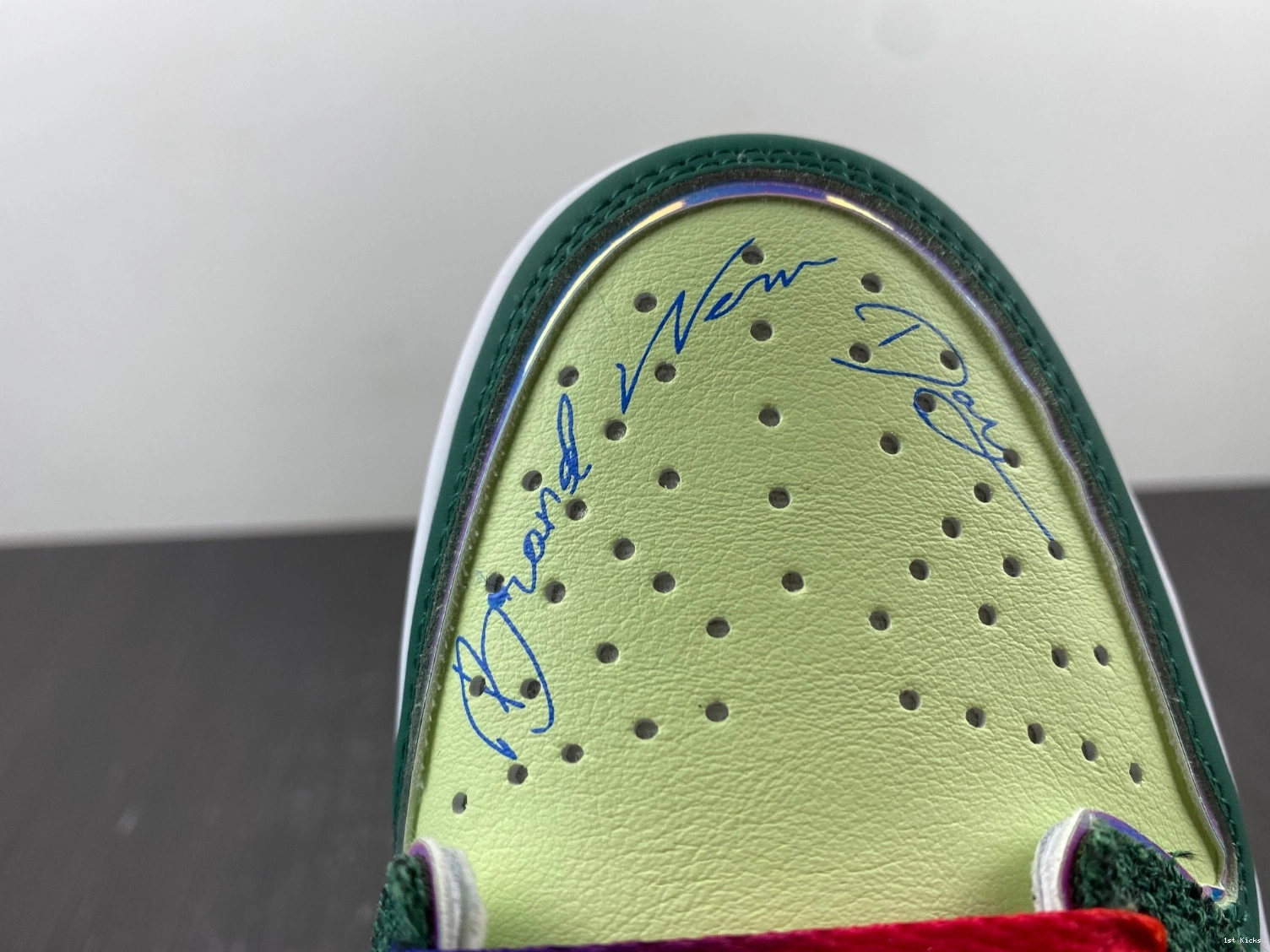 Low (2023) 1 FD9665-351 OG - Jordan Retro Doernbecher 1210